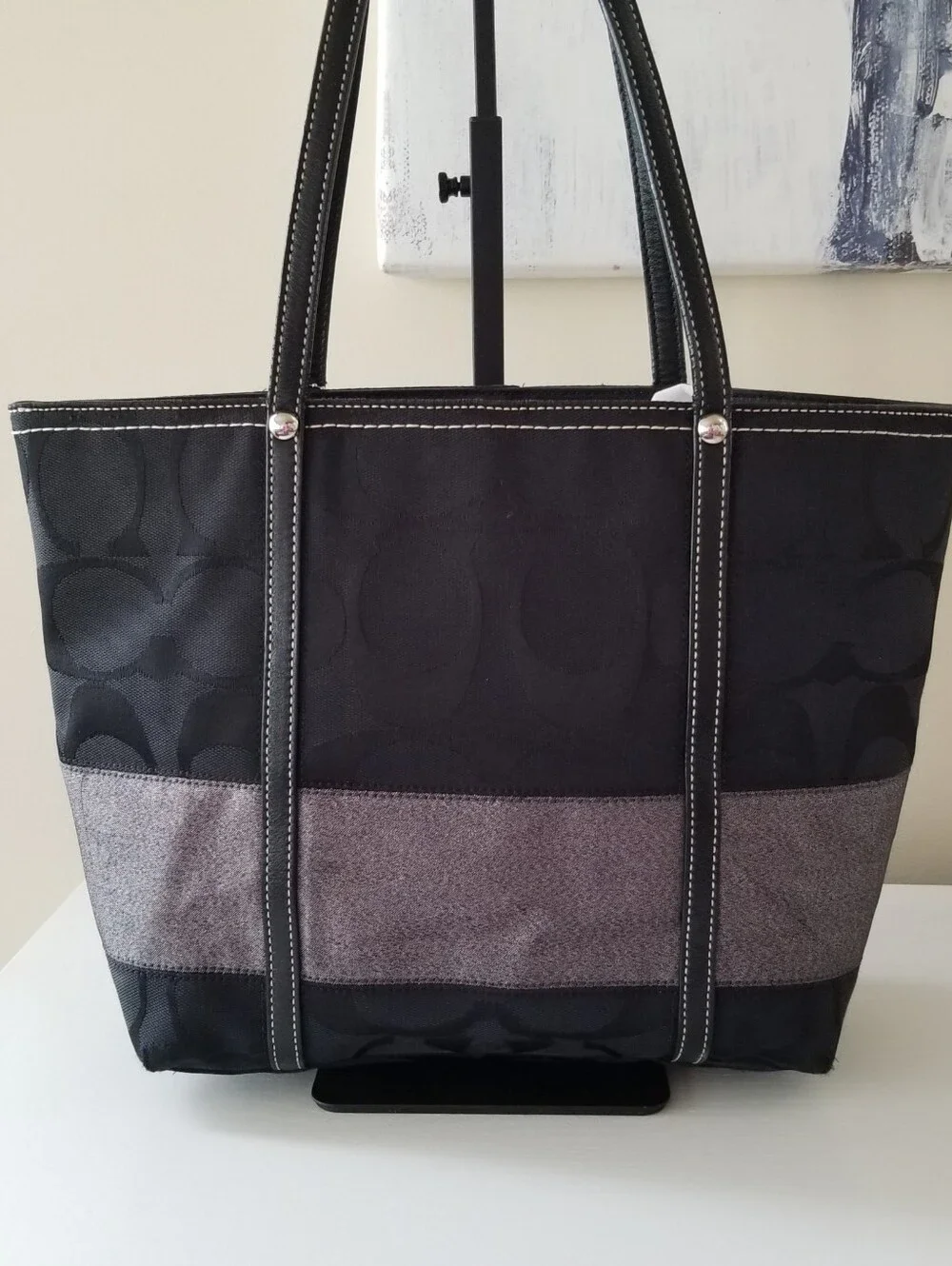 Coach bag has